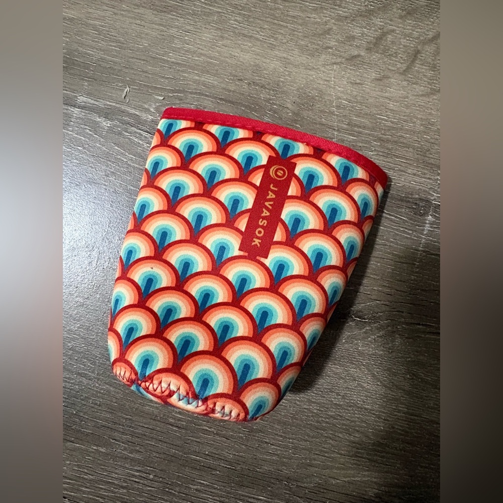 JavaSok Medium Red Rainbow Pattern Sleeve